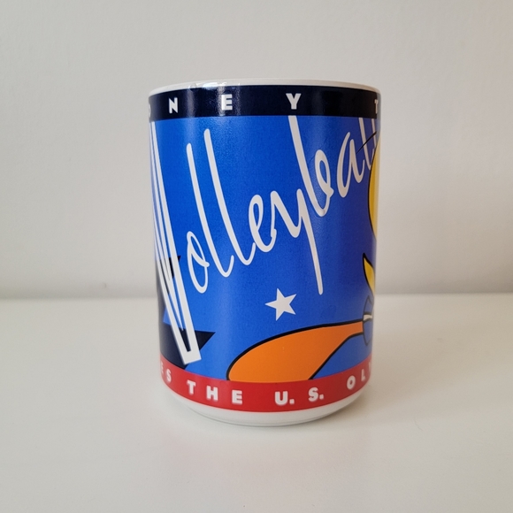 Vintage 1996 Looney Tunes 'Tweety' USA Olympics volleyball coffee mug - Picture 3 of 6